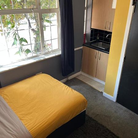 Hatfield Save-Money Rooms - 10Over10 For Price! Exteriör bild