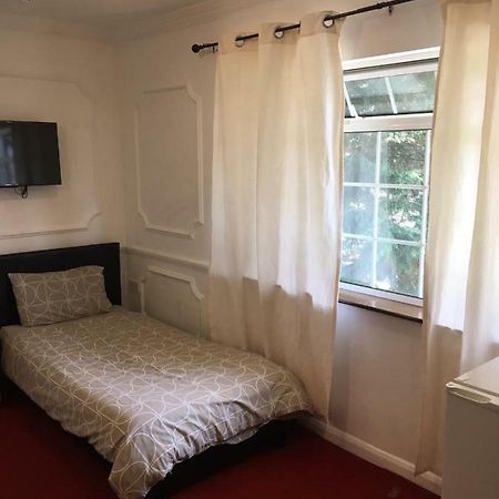 Hatfield Save-Money Rooms - 10Over10 For Price! Exteriör bild
