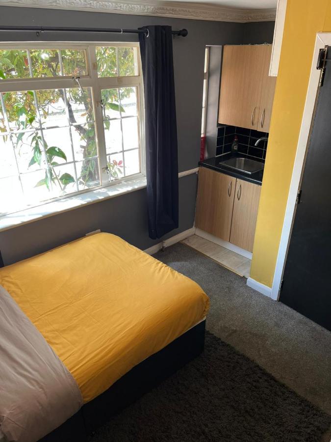 Hatfield Save-Money Rooms - 10Over10 For Price! Exteriör bild
