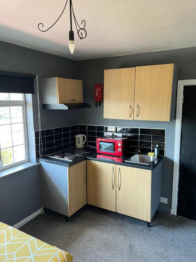 Hatfield Save-Money Rooms - 10Over10 For Price! Exteriör bild